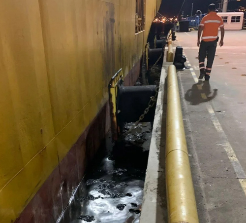 izmit korfezini kirleten gemi 2